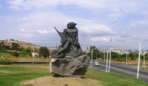 «Վահագն Վիշապաքաղ» հուշարձանը կտեղափոխվի Երևանի քաղաքապետարանի դիմաց գտնվող Ռուսաստանի հրապարակ