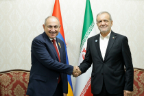 Թուրքմենստանում տեղի է ունեցել Նիկոլ Փաշինյանի և Մասուդ Փեզեշքիանի հանդիպումը