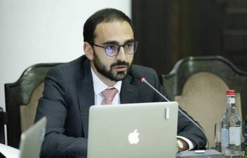 Ֆիրդուսի 80 շենքի բնակիչներն իրենք են ուզում, որ այն վաճառվի և իրենք փոխհատուցում ստանան. Տիգրան Ավինյան