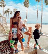 Էմմիի և Իվետա Մուկուչյանի համատեղ  լուսանկարները 