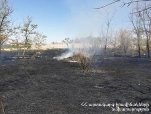 Ռոմանոս Մելիքյանի փողոցում բռնկված հրդեհի օջախները մարված են. դեպքի վայր է մեկնել 3 հաշվարկ