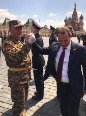 75 հայ սպա ու զինվոր այսօր անցան Մոսկվայի Կարմիր հրապարակով