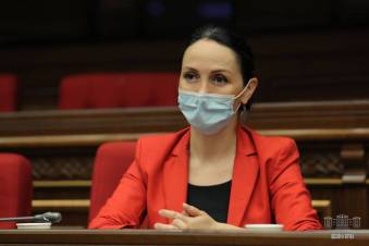  Որոշ դասախոսներ դասերը նվիրել են վարչապետի մասին հորինված պատմություններ պատմելուն. Լուսինե Բադալյան