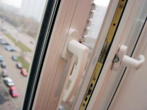 Կորոնավիրուսի դեմ բուժվող 55-ամյա պացիենտը ցած է նետվել Արտաշատի ԲԿ-ի հիվանդասենյակի պատուհանից․ վիճակը ծանր է