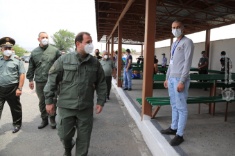 Ամառային զորակոչի աշխատանքները տեղում դիտարկելու նպատակով հանրապետական հավաքակայան է այցելել Դավիթ Տոնոյանը