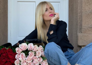 Ծաղիկներ, նվազագույն շպար. Արմինկայի լուսանկարը