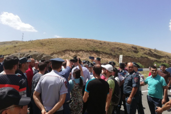 Տեղեկություններ կան, որ ոստիկանները մահակներով զինված պատրաստվում են գնալ Ամուլսար. Ջերմուկի բնակիչ