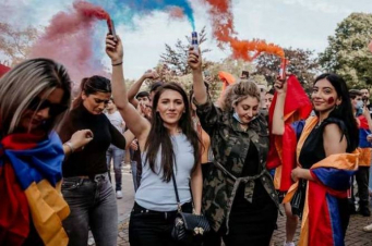 Նիդերլանդներում Ադրբեջանի դեսպանատան տարածքից նետված քարը վիրավորել է ցուցարար հայ աղջկան