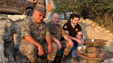 Իրենց երկիրը, հողը, ջուրը սիրող և պաշտպանող հրամանատարներից երկուսի հետ կարևոր խնդիրներ քննարկեցինք. Սիփան Փաշինյան