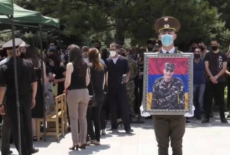 «Եռաբլուր»-ում տեղի ունեցավ զինծառայող Արթուր Մուրադյանի հուղարկավորության արարողությունը