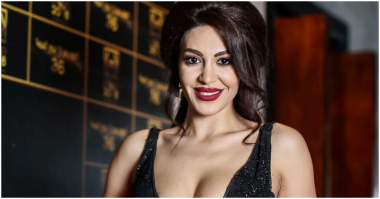 Տոպ, վառ շրթներկ. Էվա Խաչատրյանի լուսանկարը