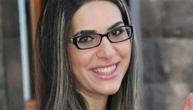 Լույս է տեսել լրագրող Անի Քոչարի ինքնակենսագրական «Հանձնվել չկա՛» գիրքը. լուսանկար