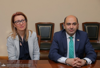 Մեր Մանեին առողջություն եմ մաղթում. Էդմոն Մարուքյան