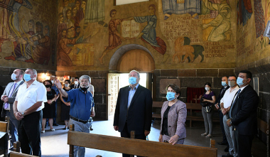 ՀՀ նախագահ Արմեն Սարգսյանը այցելել է Օշականի Սուրբ Մեսրոպ Մաշտոց եկեղեցի