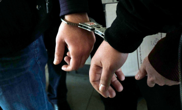 Երկու անձ ձերբակալվել է ժամկետային զինծառայությունից ազատելու նպատակով կաշառք վերցնելու համար