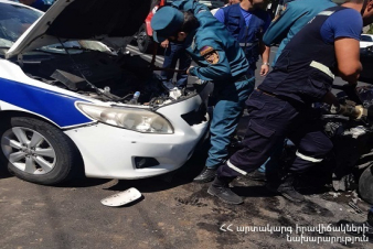 Դավիթ Անհաղթի փողոցում բախվել են երեք ավտոմեքենա, կան տուժածներ