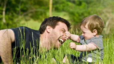 «Հայրության արձակուրդ» և աշխատանքից մեկ ժամ շուտ դուրս գալու հնարավորություն՝ ծնողներին. նախագծեր ԱԺ-ում |civilnet.am|