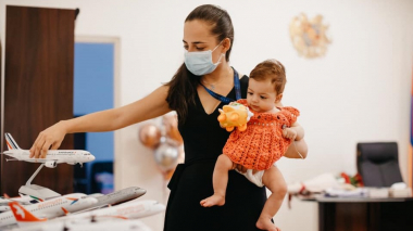 «Վերադարձել եմ աշխատանքի». Տաթևիկ Ռևազյանը լուսանկարներ է հրապարակել դստեր հետ