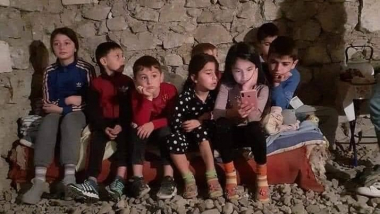 Ստեփանակերտի երեխաները ռումբի ապաստարանում