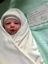 Երևանում քիչ առաջ լույս աշխարհ եկավ Արթուրը, ում  հայրն այս պահին Արցախի սահմանն է պաշտպանում