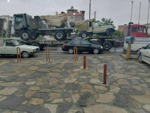 Իրանը իրենց քաղաքացիների համար փակում է դեպի սահման ճանապարհը ու մեծ թվով զինտեխնիկա մոտեցնում սահմանին