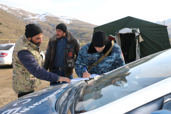 Աշոտ Հակոբջանյանն այցելել է Ստեփանակերտ-Գորիս ճանապարհահատվածում տեղադրված անցակետեր