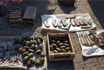 Ոստիկանության բաժիններում Արցախից բերված ինքնաձիգներ, նռնակներ և այլն զենք- զինամթերք է հանձնվել