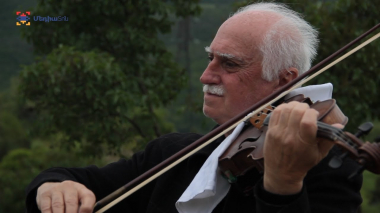 Մշակույթի բնագավառում ունեցած մեծ վաստակի համար Բորիս Բաբայնն արժանացել է Արցախի Հանրապետության «Երախտագիտություն» մեդալի