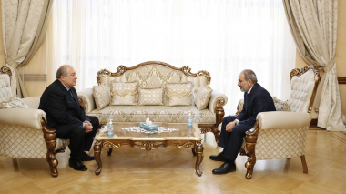 Նիկոլ Փաշինյանն ու Արմեն Սարգսյանը քննարկել են երկրում ստեղծված իրավիճակը և ՀՀ սահմանամերձ համայնքների անվտանգությանն ու պաշտպանությանն առնչվող հարցեր