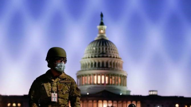 ԱՄՆ-ում պարզել են Կապիտոլիումի մերձակայքում ոստիկանին ծեծած տղամարդու ինքնությունը