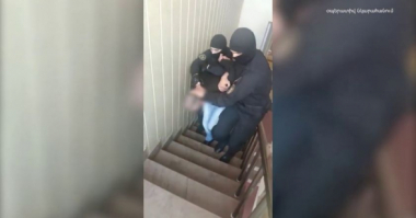 Ներկայացել է որպես ադրբեջանցի և անհետ կորածների կանանցից ու աղջիկներից պահանջել է ուղարկել մերկ լուսանկարներ. ԱԱԾ