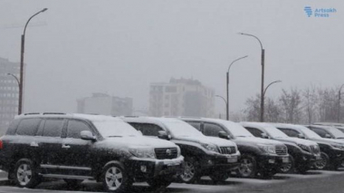 Արցախում թանկարժեք մեքենաներ են աճուրդի հանվել
