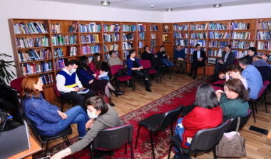 Հայ օգնության ֆոնդը հանդիպել է Արցախից տեղահանված բժիշկներին