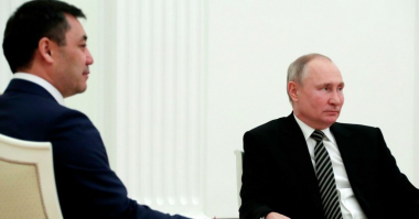 Պուտինը առաջին անգամ հանդիպել է Ղրղզստանի նախագահ Ժապարովի հետ