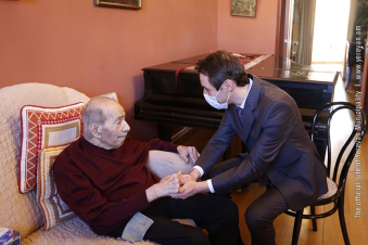 Երևանի քաղաքապետը Վլադիլեն Բալյանին է հանձնել Երևանի պատվավոր քաղաքացու կոչումը