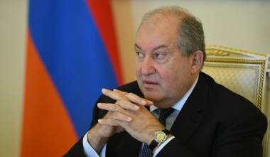 Քաղաքացիական հասարակությունն արձագանքել է նախագահի՝ ԶՈՒ ԳՇ պետին պաշտոնից ազատելու առաջարկը չստորագրելու որոշմանը