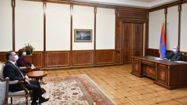 Արմեն Սարգսյանը հանդիպել է «Ժառանգություն» կուսակցության ներկայացուցիչների հետ