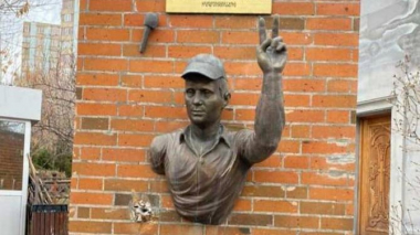 Ոստիկանները հայտնաբերել են Լրագրողի արձանը գողացած անձանց. նրանք  ձերբակալվել են