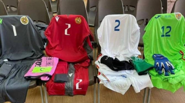 Հայաստանի ընտրանին Ռումինիայի դեմ խաղում կլինի ամբողջապես կարմիր մարզահագուստով