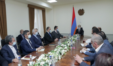 Փոխվարչապետ Տիգրան Ավինյանը ներկայացրել է նորանշանակ նախարար Հայկ Չոբանյանին