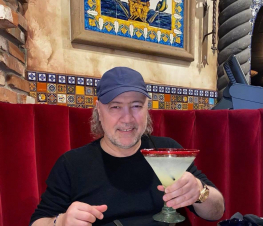 Թաթա Սիմոնյանի  շնորհավորանքը մայրության և գեղեցկության տոնի առթիվ