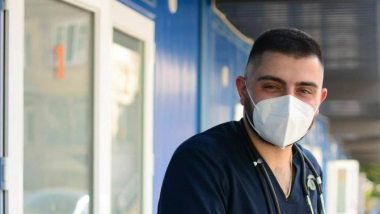 Երեք անգամ COVID-19-ով վարակված բժիշկը պատվաստվելու է ու կոչ է անում հարգել բժշկի աշխատանքը, կրել պաշտպանիչ միջոցները