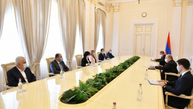 Արմեն Սարգսյանը հանդիպել է մի շարք պետական բուհերի ռեկտորների հետ
