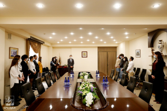 Թատերական մի շարք գործիչներ արժանացել են Երևանի քաղաքապետի պարգևների