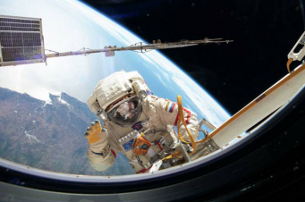 ԱՄԷ վարչապետը հայտնել է առաջին արաբ կին տիեզերագնացի անունը