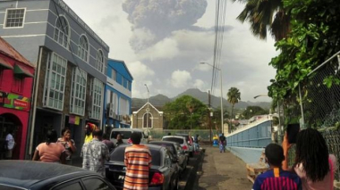 Սենտ Վինսենտի եւ Գրենադինների տարածքում լույսը զանգվածաբար անջատվում է հրաբխի ժայթքման պատճառով