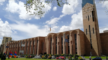 Երևանի քաղաքապետարանում նոր հաստիքներ կավելանան․ «Ժողովուրդ»