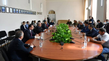 Այստեղ բոլորին անհանգստացնում է անվտանգության խնդիրը. Արմեն Սարգսյանը հանդիպել է Սյունիքի մի շարք բնակավայրերի ղեկավարների հետ