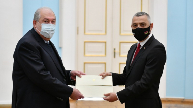 Արմեն Սարգսյանին հավատարմագրերն է հանձնել Բուլղարիայի նորանշանակ դեսպանը (տեսանյութ)