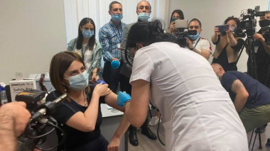 Տիգրան Ավինյանն ու Անահիտ Ավանեսյանը պատվաստվեցին AstraZeneca-ով